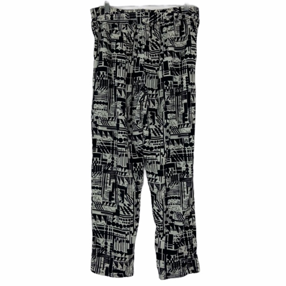 Forever 21 geometric black and white pants. Lrg